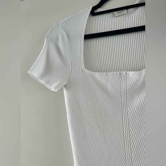 Abercrombie & Fitch short sleeve portrait neck bodysuit - Picture 4 of 6